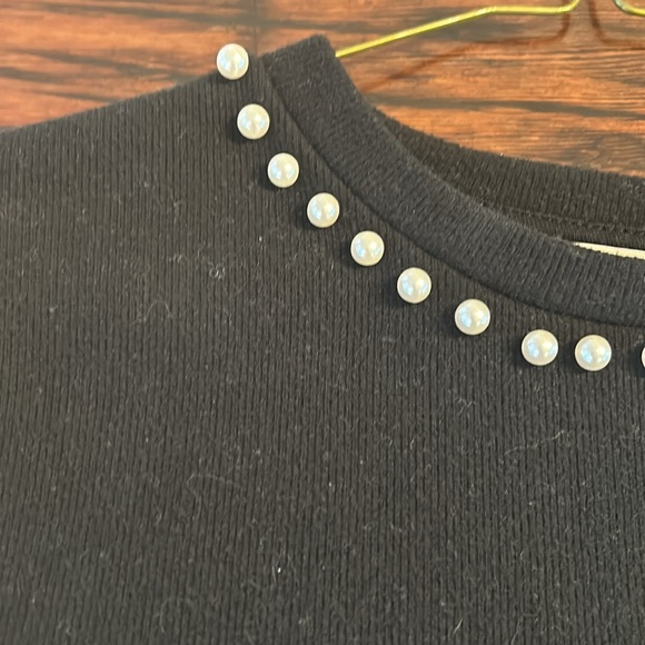 Zara Trafaluc black short sleeve sweater with pearl accent size M - Picture 2 of 4